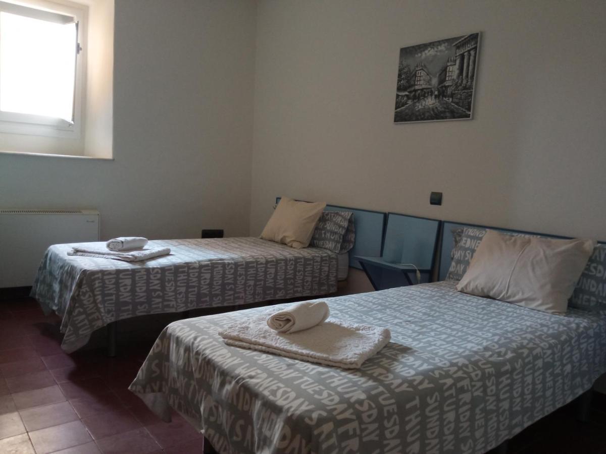 Apartamento La Almena 1 Junto A Plaza Mayor,2 Habitaciones, Parking Gratuito Caces Exterior foto